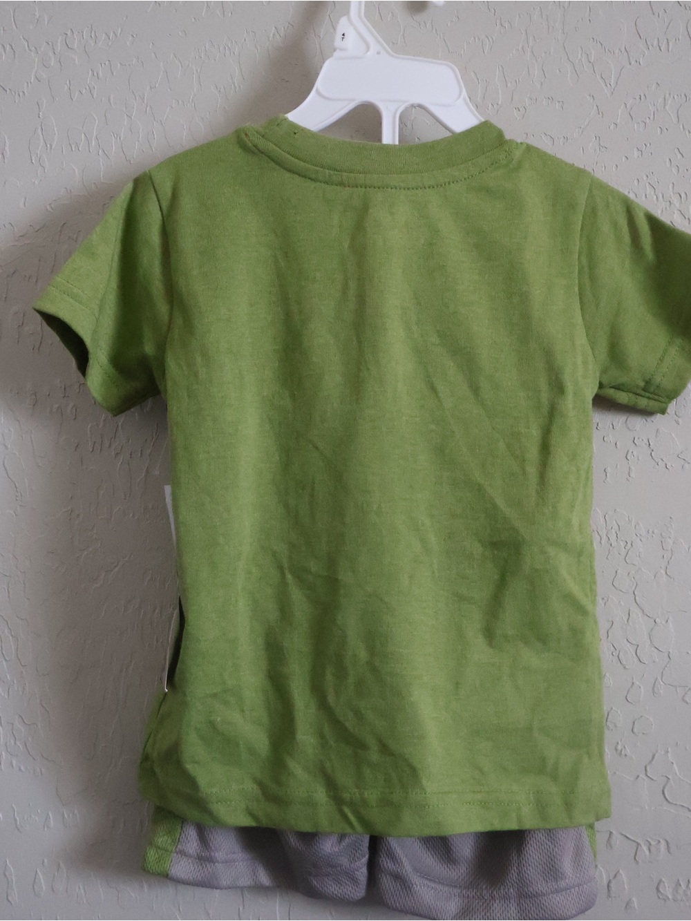 Star Wars Green The Child Graphic Tee & Shorts - Picture 2 of 7